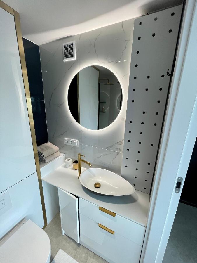 Super 2 Wifi 65'tv Netflix Hbo Metro Apartament Warszawa